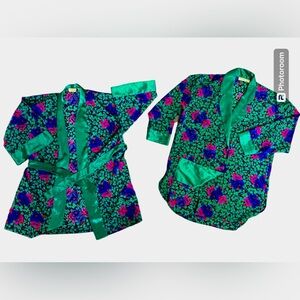 Vtg 2-pc Victoria’s Secret Set Gold Label Pajama top & robe satin set Kimono
